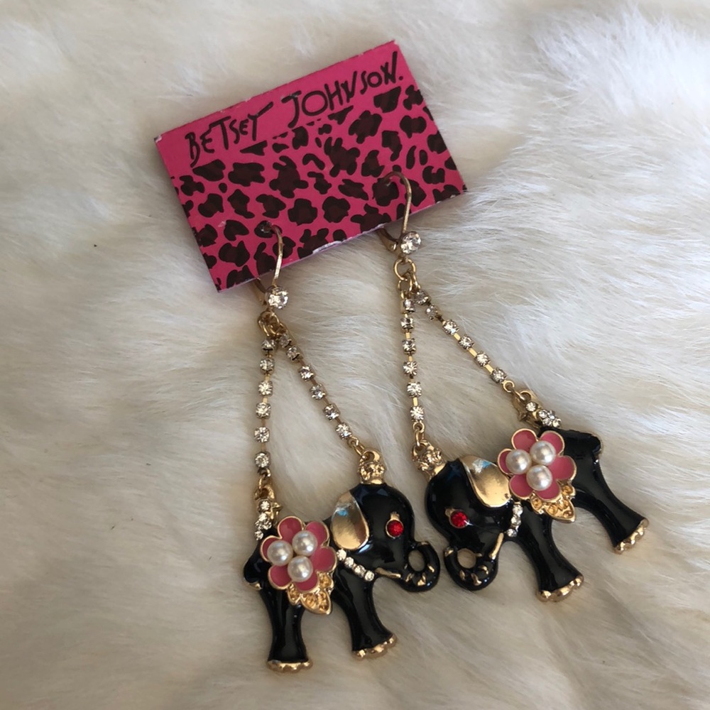 Betsey Johnson elephant earrings